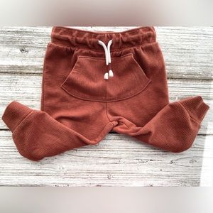 BRAND NEW,NO Tags. Cat&Jack joggers size 18 months. Perfect for fall.